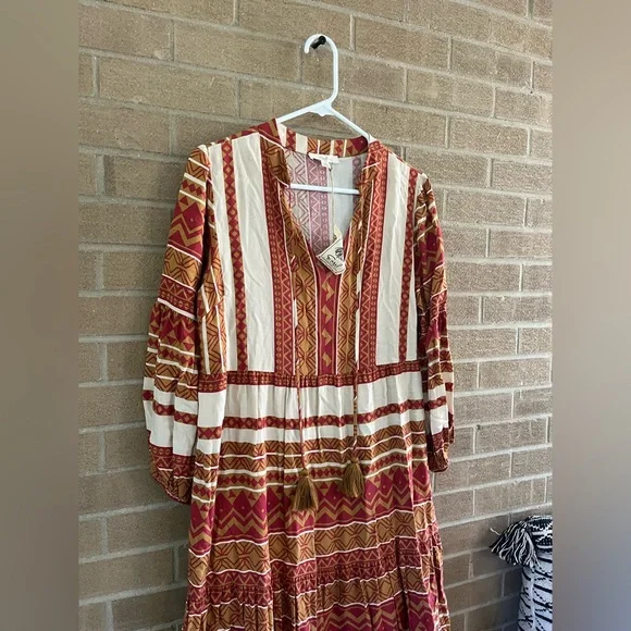 Easel Maxi Dress - Picture 3 of 4